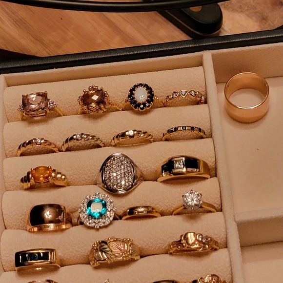 14kt and 18 Kt Yellow Gold Inventory - Picture 2 of 6